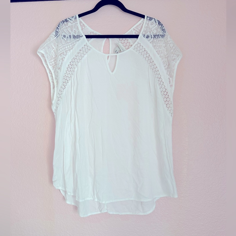 Ava and Viv white crochet detail blouse. Size 3x